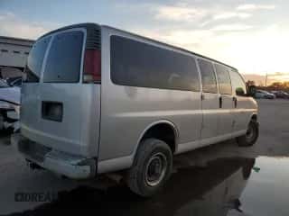 2001 Chevrolet Express с VIN 1GAHG39RX11106199, выставлен на аукционе Copart как лот 81802994 с пробегом 171 548 миль миль и Списание • Salvage title. История ставок и продаж доступна на DreamBid. Изображение 3.