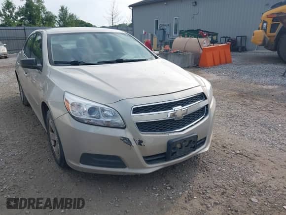 2013 Chevrolet Malibu LS с VIN 1G11B5SA8DF336671, выставлен на аукционе IAAI как лот 42617982 с пробегом Не указан миль и . История ставок и продаж доступна на DreamBid. Изображение 6.