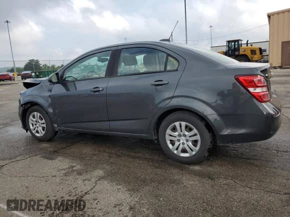 2018 Chevrolet Sonic LS с VIN 1G1JB5SH1J4121041, выставлен на аукционе Copart как лот 64307155 с пробегом 126 610 миль миль и Списание • Salvage title. История ставок и продаж доступна на DreamBid. Изображение 2.