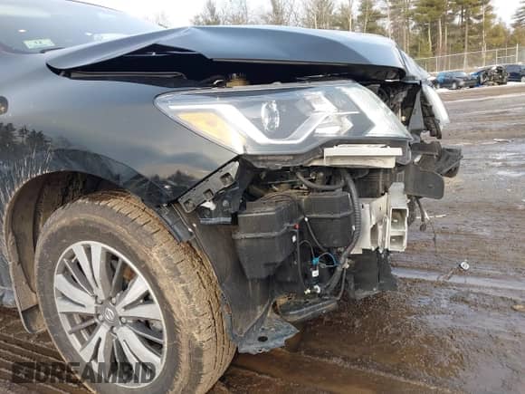 2017 Nissan Pathfinder SV with VIN 5N1DR2MM9HC633277, listed as a IAAI auction lot 41697958 with 51,891 mi miles and . Bid and sale history available at DreamBid. Image 19.