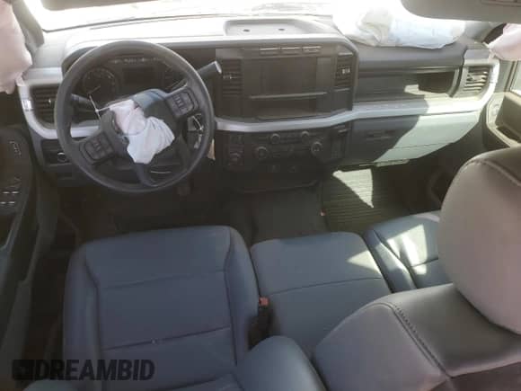 2023 Ford F-250 XL z VIN 1FT7X2BA9PED99760, wystawiony jako Copart lot #47623875 z przebiegiem 36 082 mil mil oraz Szkoda całkowita • Salvage title. Historia ofert i sprzedaży dostępna na DreamBid. Obrazek 8.