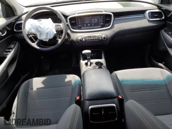 2020 Kia Sorento L z VIN 5XYPG4A35LG699280, wystawiony jako Copart lot #65595155 z przebiegiem 31 621 mil mil oraz Szkoda całkowita • Salvage title. Historia ofert i sprzedaży dostępna na DreamBid. Obrazek 8.