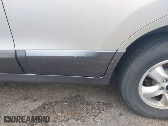 2005 Hyundai Santa Fe GLS с VIN KM8SC13D15U968494, выставлен на аукционе IAAI как лот 43554605 с пробегом 234 614 миль миль и . История ставок и продаж доступна на DreamBid. Изображение 6.