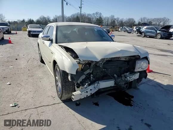 2009 Chrysler 300 C Hemi with VIN 2C3KA63T99H622995, listed as a Copart auction lot 45274995 with 223,907 mi miles and Clean title. Bid and sale history available at DreamBid. Image 10.