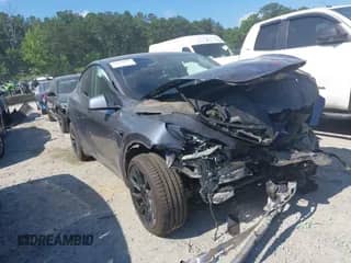 2020 Tesla Model Y Long Range с VIN 5YJYGDEE8LF008458, выставлен на аукционе IAAI как лот 42439898 с пробегом 86 330 миль миль и . История ставок и продаж доступна на DreamBid. Изображение 1.