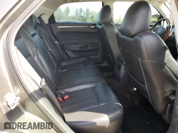 2008 Chrysler 300 C с VIN 2C3LK63H98H105174, выставлен на аукционе Copart как лот 55240955 с пробегом Не указан миль и Списание • Salvage title. История ставок и продаж доступна на DreamBid. Изображение 10.