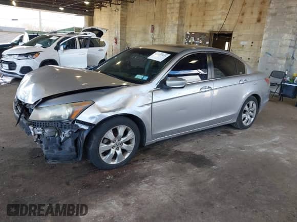 2008 Honda Accord EX with VIN 1HGCP26738A061875, listed as a IAAI auction lot 41957925 with 157,823 mi miles and . Bid and sale history available at DreamBid. Image 2.
