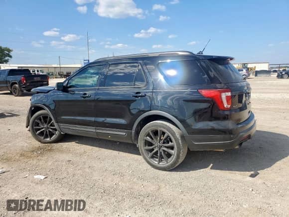 2018 Ford Explorer XLT z VIN 1FM5K7DH8JGB88862, wystawiony jako Copart lot #84209385 z przebiegiem 80 801 mil mil oraz Szkoda całkowita • Salvage title. Historia ofert i sprzedaży dostępna na DreamBid. Obrazek 2.