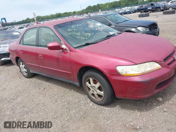 2000 Honda Accord SE с VIN JHMCG6696YC021154, выставлен на аукционе IAAI как лот 42620264 с пробегом Не указан миль и . История ставок и продаж доступна на DreamBid. Изображение 1.