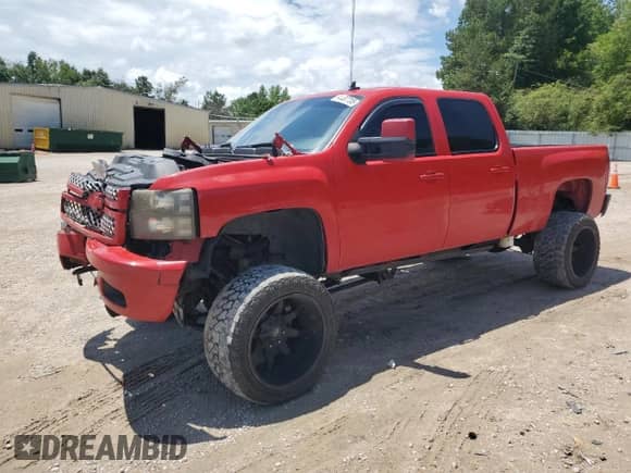 2013 Chevrolet Silverado 2500HD LT with VIN 1GC1KXC8XDF196413, listed as a Copart auction lot 64407735 with 262,268 mi miles and Salvage title. Bid and sale history available at DreamBid. Image 1.