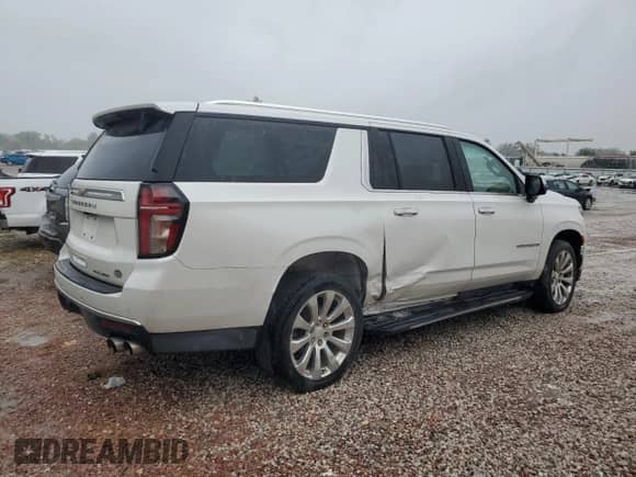 2021 Chevrolet Suburban Premier z VIN 1GNSKFKD2MR146737, wystawiony jako Copart lot #83866475 z przebiegiem 126 585 mil mil oraz Szkoda całkowita • Salvage title. Historia ofert i sprzedaży dostępna na DreamBid. Obrazek 3.