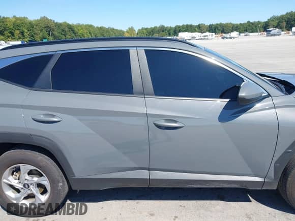 2024 Hyundai Tucson SEL z VIN 5NMJBCDE9RH296896, wystawiony jako IAAI lot #43125329 z przebiegiem 90 264 mil mil oraz . Historia ofert i sprzedaży dostępna na DreamBid. Obrazek 13.