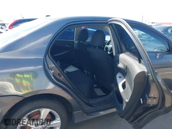2011 Toyota Corolla S с VIN 2T1BU4EEXBC613289, выставлен на аукционе IAAI как лот 43089406 с пробегом 202 683 миль миль и . История ставок и продаж доступна на DreamBid. Изображение 8.