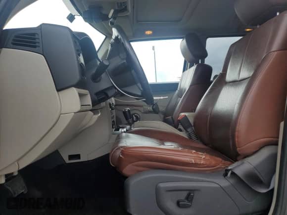 2006 Jeep Commander Limited с VIN 1J8HG58N56C125054, выставлен на аукционе Copart как лот 58564605 с пробегом 250 293 миль миль и Чистый • Clean title. История ставок и продаж доступна на DreamBid. Изображение 7.