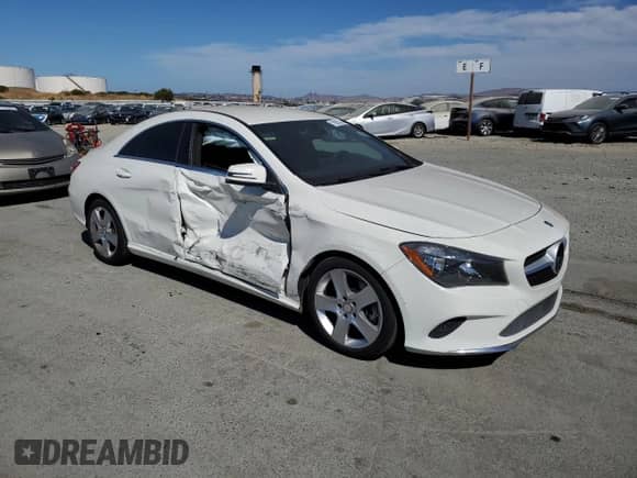 2017 Mercedes-Benz CLA 250 с VIN WDDSJ4EB0HN445060, выставлен на аукционе Copart как лот 71091415 с пробегом 56 965 миль миль и Списание • Salvage title. История ставок и продаж доступна на DreamBid. Изображение 4.