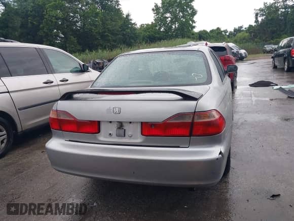 2000 Honda Accord LX с VIN 1HGCG6658YA076894, выставлен на аукционе IAAI как лот 42631882 с пробегом 247 100 миль миль и . История ставок и продаж доступна на DreamBid. Изображение 16.