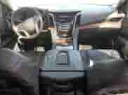 2016 Cadillac Escalade Premium Collection z VIN 1GYS4CKJ7GR370589, wystawiony jako Copart lot #70555255 z przebiegiem 234 417 mil mil oraz Czysty tytuł • Clean title. Historia ofert i sprzedaży dostępna na DreamBid. Obrazek 8.