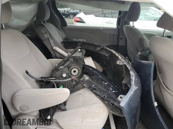 2017 Toyota Sienna LE Auto Access Seat z VIN 5TDKZ3DC0HS769692, wystawiony jako Copart lot #71889935 z przebiegiem 74 421 mil mil oraz Szkoda całkowita • Salvage title. Historia ofert i sprzedaży dostępna na DreamBid. Obrazek 11.