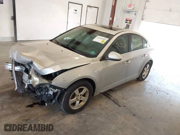 2011 Chevrolet Cruze 2LT z VIN 1G1PG5S95B7146982, wystawiony jako IAAI lot #42696089 z przebiegiem 190 488 mil mil oraz . Historia ofert i sprzedaży dostępna na DreamBid. Obrazek 2.