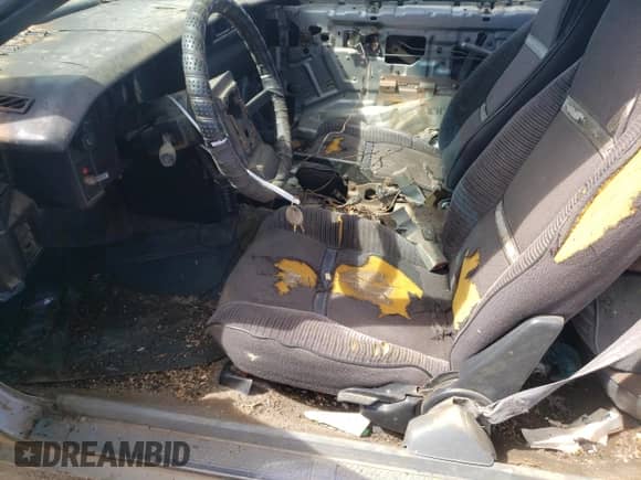 1985 Chevrolet Camaro с VIN 1G1FP87S5FL473890, выставлен на аукционе Copart как лот 53284024 с пробегом 39 575 миль миль и Списание • Salvage title. История ставок и продаж доступна на DreamBid. Изображение 7.