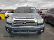 2007 Toyota Tundra Limited z VIN 5TFRV58137X020232, wystawiony jako Copart lot #86535285 z przebiegiem 176 818 mil mil oraz Szkoda całkowita • Salvage title. Historia ofert i sprzedaży dostępna na DreamBid. Obrazek 5.