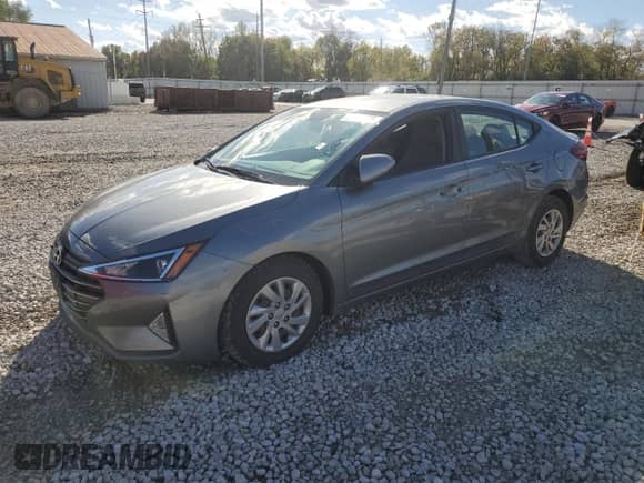 2019 Hyundai Elantra SE z VIN KMHD74LF7KU757389, wystawiony jako Copart lot #82484605 z przebiegiem 82 392 mil mil oraz Szkoda całkowita • Salvage title. Historia ofert i sprzedaży dostępna na DreamBid. Obrazek 1.