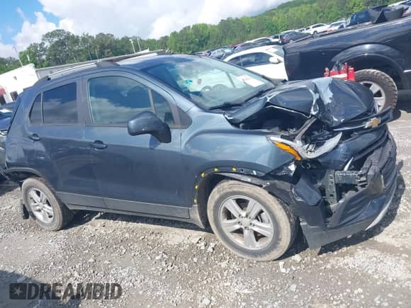 2021 Chevrolet Trax LT with VIN KL7CJLSB7MB325696, listed as a IAAI auction lot 42244114 with Not provided miles and . Bid and sale history available at DreamBid. Image 13.