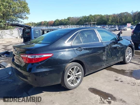 2015 Toyota Camry SE z VIN 4T1BF1FKXFU105471, wystawiony jako IAAI lot #43375351 z przebiegiem 295 099 mil mil oraz . Historia ofert i sprzedaży dostępna na DreamBid. Obrazek 4.