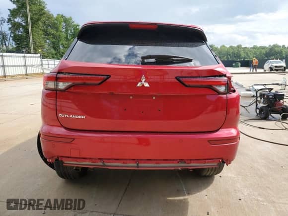 2024 Mitsubishi Outlander ES with VIN JA4J3UA82RZ005310, listed as a Copart auction lot 63404825 with 20,196 mi miles and Clean title. Bid and sale history available at DreamBid. Image 6.