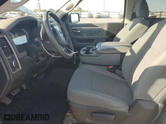 2019 Ram 1500 Express z VIN 3C6JR6AT3KG722834, wystawiony jako Copart lot #81144765 z przebiegiem 65 849 mil mil oraz Szkoda całkowita • Salvage title. Historia ofert i sprzedaży dostępna na DreamBid. Obrazek 7.