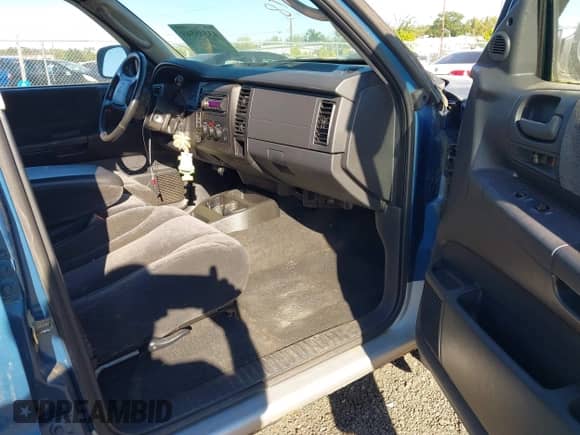 2003 Dodge Dakota SLT with VIN 1D7HG48N93S114891, listed as a IAAI auction lot 43348548 with 91,910 mi miles and . Bid and sale history available at DreamBid. Image 5.