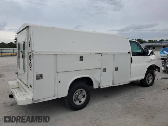 2005 Chevrolet Express Commercial C6Y SRW с VIN 1GBHG31U751228875, выставлен на аукционе Copart как лот 81576754 с пробегом 147 039 миль миль и Списание • Salvage title. История ставок и продаж доступна на DreamBid. Изображение 3.