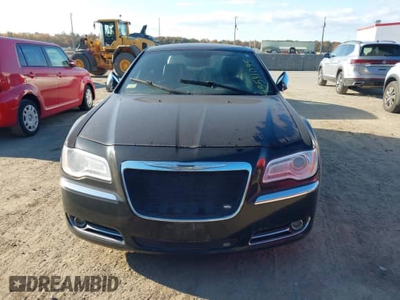 2013 Chrysler 300 C с VIN 2C3CCAET9DH532561, выставлен на аукционе IAAI как лот 43541095 с пробегом 173 621 миль миль и . История ставок и продаж доступна на DreamBid. Изображение 12.