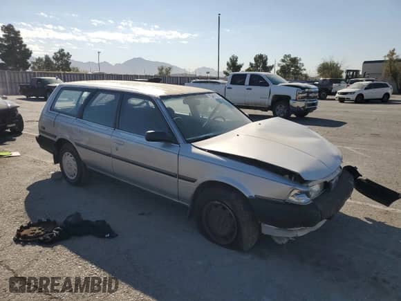 1990 Toyota Camry z VIN JT2SV21W7L0364695, wystawiony jako Copart lot #68265625 z przebiegiem 262 028 mil mil oraz Szkoda całkowita • Salvage title. Historia ofert i sprzedaży dostępna na DreamBid. Obrazek 7.