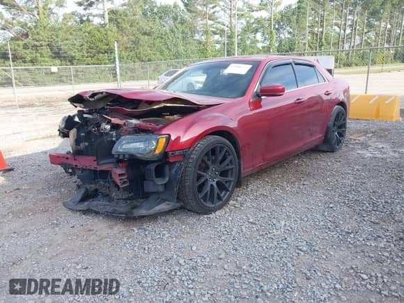 2013 Chrysler 300 S с VIN 2C3CCABT0DH713617, выставлен на аукционе IAAI как лот 42480575 с пробегом 92 754 миль миль и . История ставок и продаж доступна на DreamBid. Изображение 2.