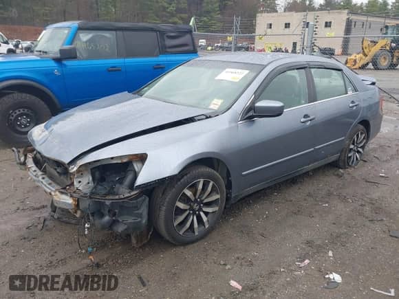 2007 Honda Accord LX с VIN 1HGCM55477A010671, выставлен на аукционе IAAI как лот 41968222 с пробегом 236 887 миль миль и . История ставок и продаж доступна на DreamBid. Изображение 17.