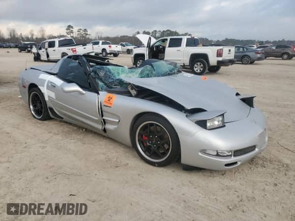 2001 Chevrolet Corvette Z06 z VIN 1G1YY12S015111063, wystawiony jako Copart lot #44271385 z przebiegiem Nie podano mil oraz Szkoda całkowita • Salvage title. Historia ofert i sprzedaży dostępna na DreamBid. Obrazek 4.