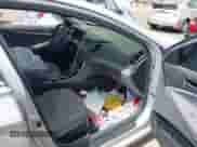 2013 Hyundai Sonata GLS с VIN 5NPEB4AC0DH788691, выставлен на аукционе IAAI как лот 42803795 с пробегом 77 784 миль миль и . История ставок и продаж доступна на DreamBid. Изображение 5.