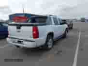 2011 Chevrolet Avalanche LT z VIN 3GNTKFE31BG240127, wystawiony jako IAAI lot #42488489 z przebiegiem 147 737 mil mil oraz . Historia ofert i sprzedaży dostępna na DreamBid. Obrazek 4.