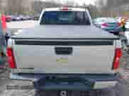 2011 Chevrolet Silverado 1500 LS z VIN 3GCPKREA3BG354169, wystawiony jako IAAI lot #42039767 z przebiegiem 158 259 mil mil oraz . Historia ofert i sprzedaży dostępna na DreamBid. Obrazek 16.