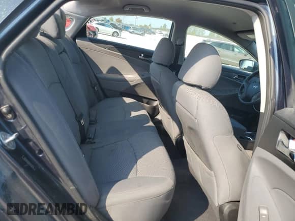 2011 Hyundai Sonata GLS z VIN 5NPEB4AC8BH215034, wystawiony jako Copart lot #82223245 z przebiegiem 193 540 mil mil oraz Czysty tytuł • Clean title. Historia ofert i sprzedaży dostępna na DreamBid. Obrazek 10.