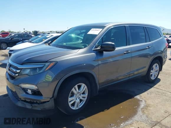 2017 Honda Pilot LX с VIN 5FNYF5H10HB003053, выставлен на аукционе IAAI как лот 43336847 с пробегом 54 727 миль миль и . История ставок и продаж доступна на DreamBid. Изображение 17.