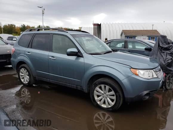 2012 Subaru Forester X Premium z VIN JF2SHADCXCH462889, wystawiony jako Copart lot #85280885 z przebiegiem 68 616 mil mil oraz Szkoda całkowita • Salvage title. Historia ofert i sprzedaży dostępna na DreamBid. Obrazek 4.