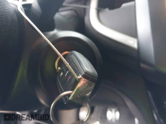 2013 Chevrolet Sonic RS z VIN 1G1JH6SB1D4172981, wystawiony jako IAAI lot #41474321 z przebiegiem 190 309 mil mil oraz . Historia ofert i sprzedaży dostępna na DreamBid. Obrazek 11.