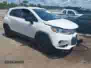 2021 Chevrolet Trax LT с VIN KL7CJLSB0MB332618, выставлен на аукционе IAAI как лот 42583043 с пробегом 58 940 миль миль и . История ставок и продаж доступна на DreamBid. Изображение 1.