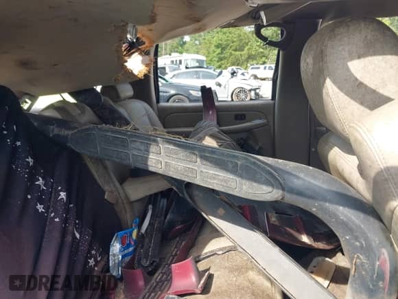 2005 Chevrolet Suburban Z71 with VIN 3GNFK16Z95G290698, listed as a IAAI auction lot 43069448 with Not provided miles and . Bid and sale history available at DreamBid. Image 8.