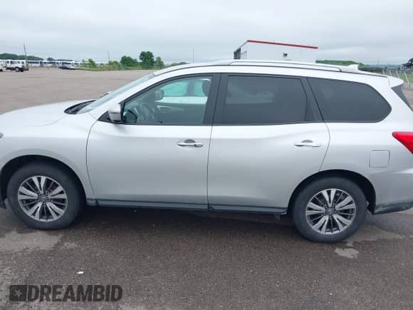 2020 Nissan Pathfinder SL with VIN 5N1DR2CM6LC617046, listed as a IAAI auction lot 42580180 with 134,310 mi miles and . Bid and sale history available at DreamBid. Image 14.