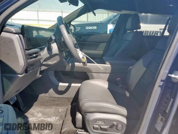 2025 Hyundai Santa Fe Calligraphy z VIN 5NMP54G15SH042043, wystawiony jako Copart lot #84619905 z przebiegiem 6 906 mil mil oraz Szkoda całkowita • Salvage title. Historia ofert i sprzedaży dostępna na DreamBid. Obrazek 7.