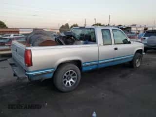 1994 Chevrolet Silverado 2500 z VIN 2GCFK29K3R1328311, wystawiony jako Copart lot #71533854 z przebiegiem 254 006 mil mil oraz Szkoda całkowita • Salvage title. Historia ofert i sprzedaży dostępna na DreamBid. Obrazek 3.