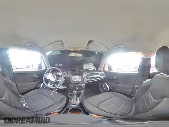 2018 Jeep Renegade Latitude with VIN ZACCJABB2JPH97457, listed as a Copart auction lot 84994015 with 60,121 mi miles and Salvage title. Bid and sale history available at DreamBid. Image 14.